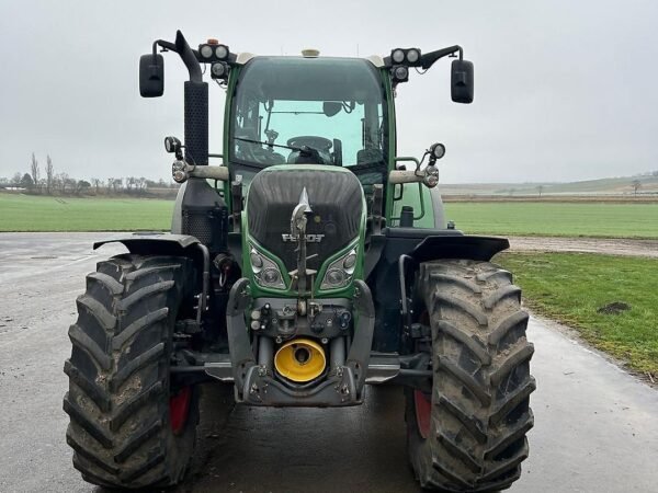 Traktor Fendt 724 Vario Profi Plus – 2012 – 239 PS